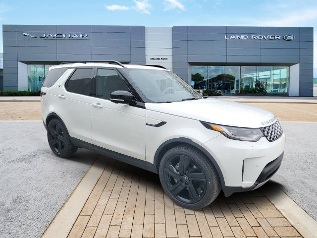 Certified 2026 Land Rover Discovery S AWD/4WD image 3