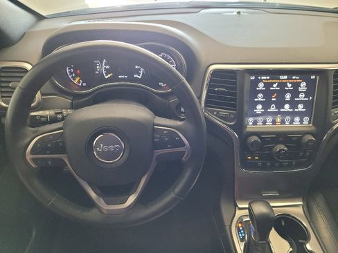 Used 2018 Jeep Grand Cherokee Altitude AWD/4WD image 22