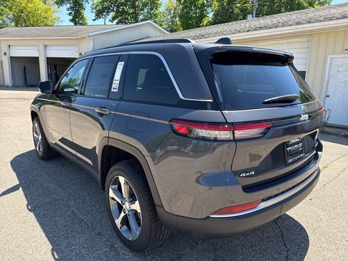 New 2026 Jeep Grand Cherokee Limited AWD/4WD image 8