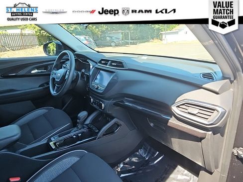 Used 2023 Chevrolet TrailBlazer LT FWD image 24