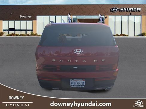 Used 2025 Hyundai Santa Fe SEL FWD image 4