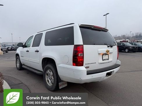 Used 2013 Chevrolet Suburban LS image 7