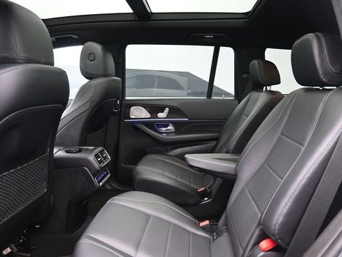 Used 2023 Mercedes-Benz GLS 450 4MATIC image 20