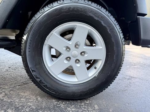 Used 2017 Jeep Wrangler Unlimited Sport w/ Quick Order Package 24S AWD/4WD image 30