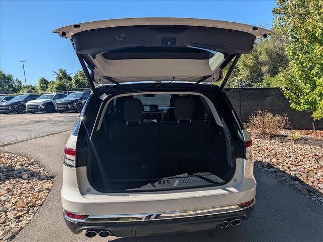 Used 2025 Lincoln Aviator AWD w/ Equipment Group 101A image 23