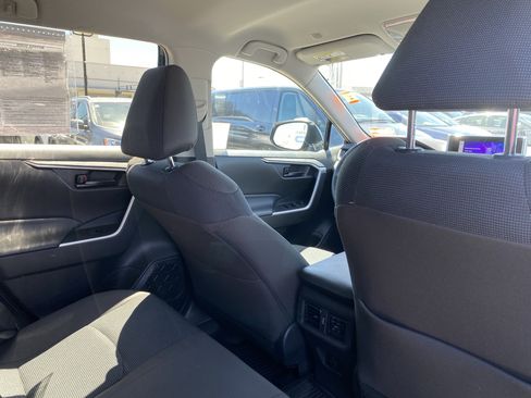 Used 2023 Toyota RAV4 LE AWD/4WD image 21