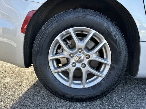 Used 2024 Chrysler Pacifica Touring-L image 33