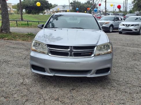 Used 2014 Dodge Avenger SE FWD image 2