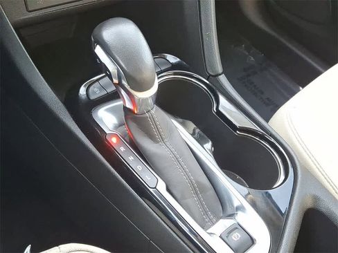 Used 2021 Buick Encore GX Select image 12