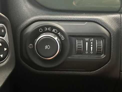 Used 2021 Jeep Wrangler Unlimited Sport AWD/4WD image 34