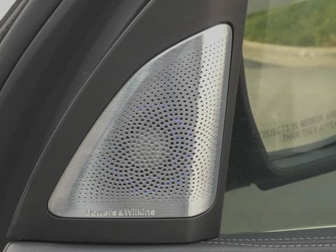 Used 2024 BMW X7 xDrive40i w/ Executive Package image 31