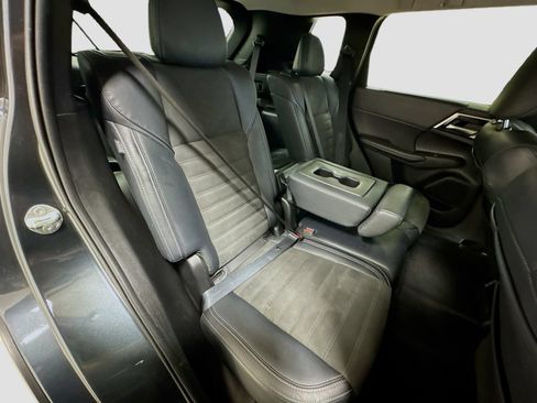 Used 2024 Mitsubishi Outlander SE Black Edition AWD/4WD image 28