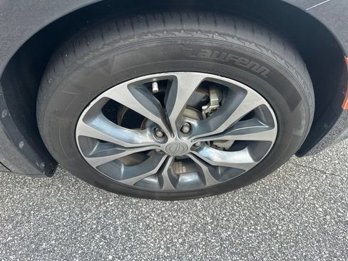 Used 2017 Chrysler Pacifica Limited FWD image 7