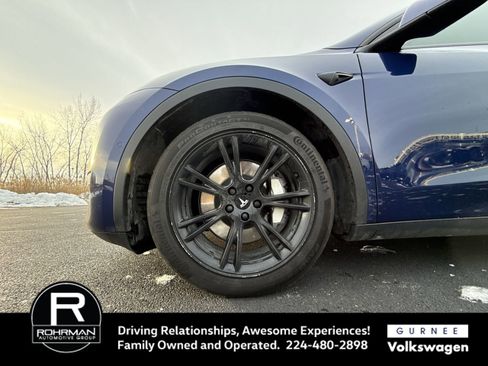 Used 2021 Tesla Model Y Long Range image 11