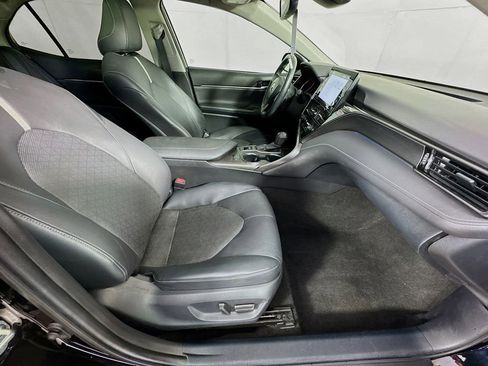 Used 2021 Toyota Camry XSE image 33