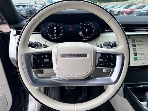 Used 2024 Land Rover Range Rover Long Wheelbase SE AWD/4WD image 8