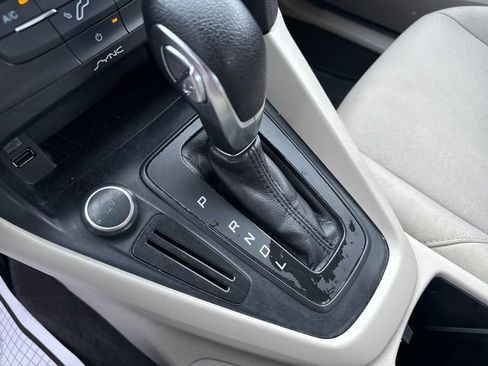 Used 2017 Ford Focus SE w/ Interior Protection Package FWD image 23