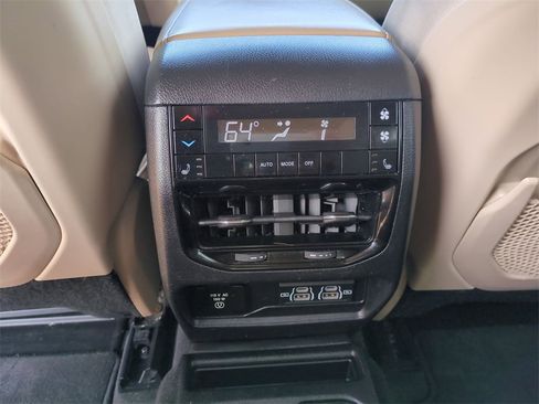 Used 2021 Jeep Grand Cherokee L Limited w/ MOPAR Finishing Package image 21