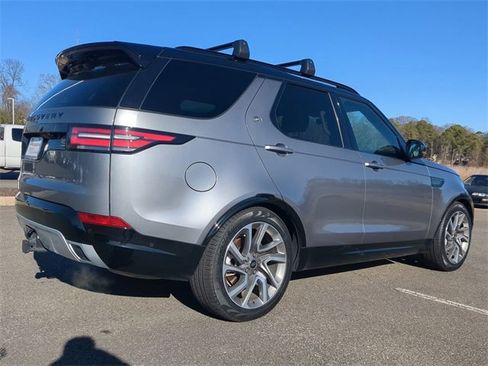 Used 2020 Land Rover Discovery Landmark image 4
