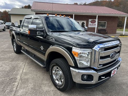 Used 2012 Ford F350 Lariat w/ Chrome Pkg image 11