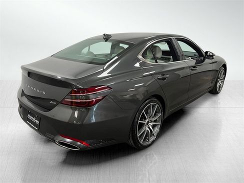 Used 2025 Genesis G70 2.5T image 7