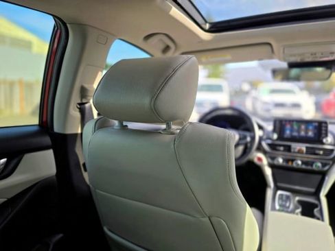 Used 2020 Honda Accord Touring image 38