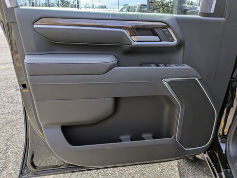 New 2026 GMC Sierra 2500 SLE w/ SLE Value Package; AWD/4WD image 9