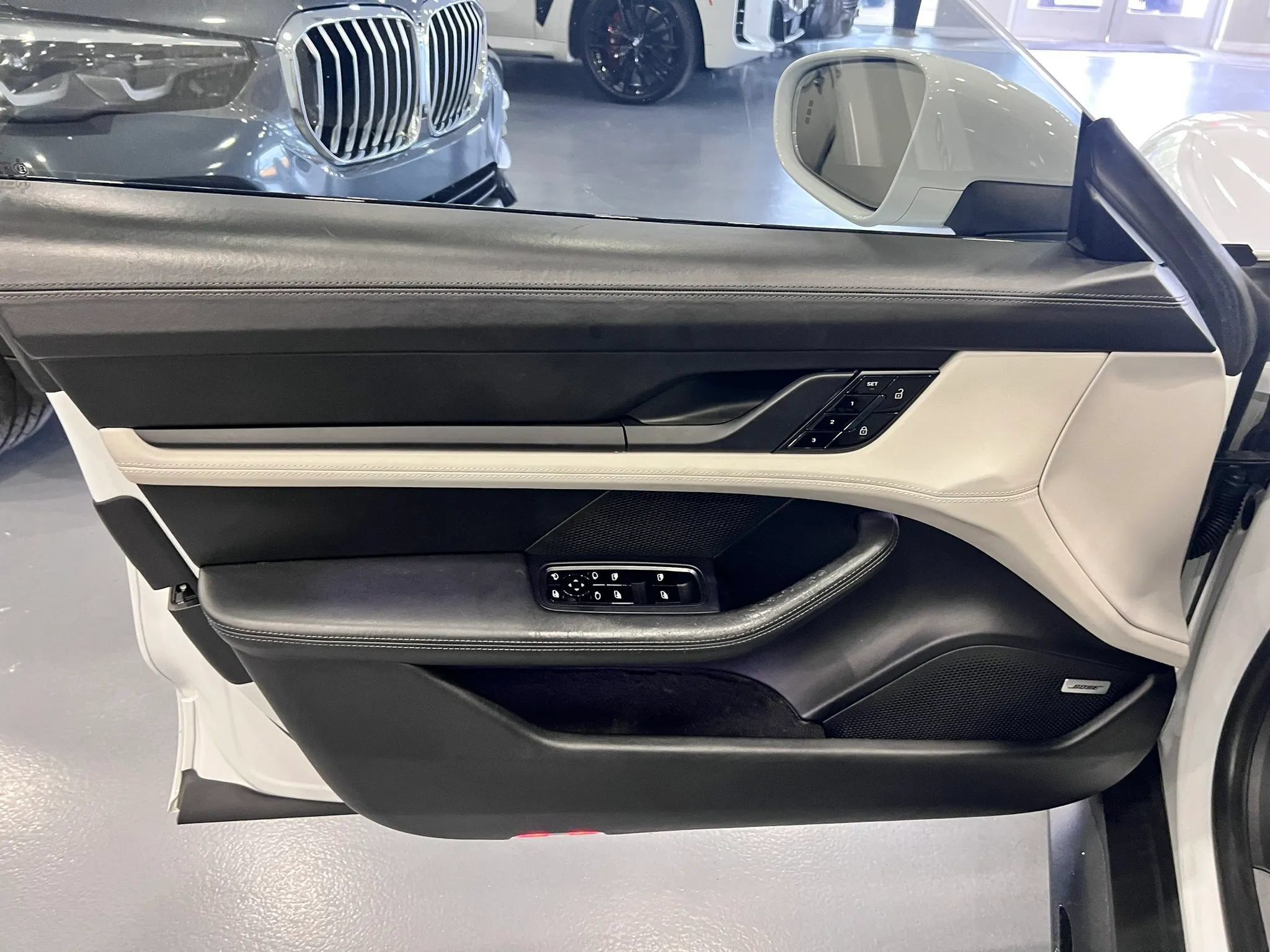 Used 2020 Porsche Taycan Turbo AWD/4WD image 23