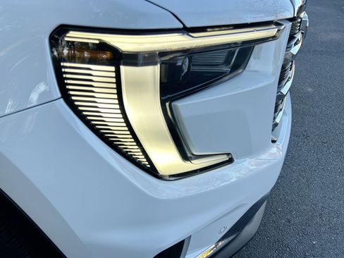 Used 2026 GMC Acadia Elevation w/ Super Cruise Package image 11