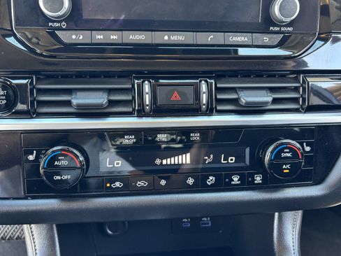 Used 2025 Nissan Pathfinder SV FWD image 25