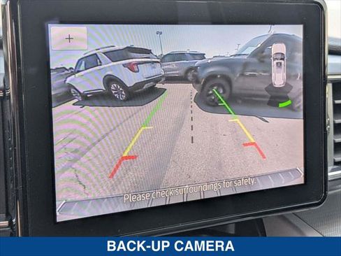 Used 2023 Ford Explorer XLT w/ Equipment Group 202A RWD image 17