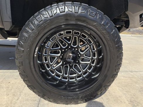 Used 2023 GMC Sierra 3500 Denali w/ Denali Black Diamond Edition image 57