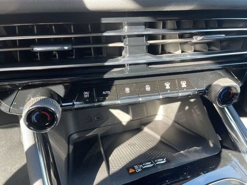 New 2026 Chevrolet Traverse LT w/ Driver Confidence Package image 19