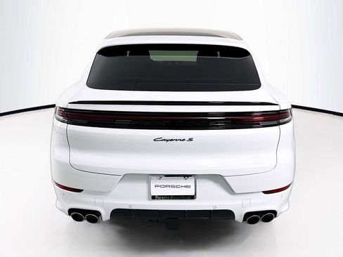 New 2026 Porsche Cayenne S image 10