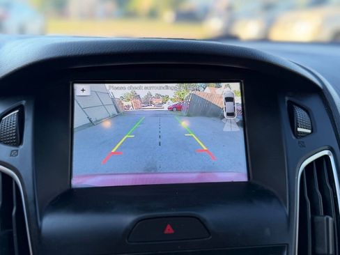 Used 2016 Ford Focus Titanium FWD image 14
