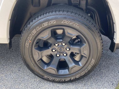 Used 2025 RAM 1500 Big Horn AWD/4WD image 16