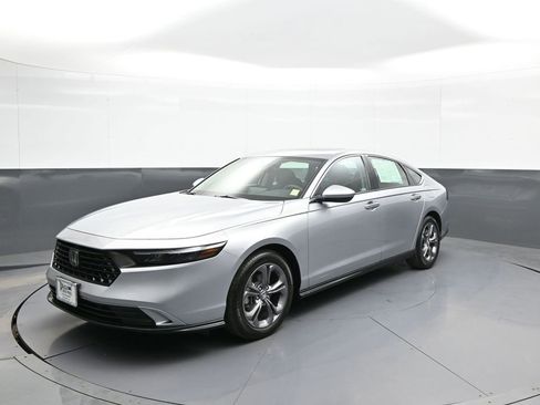 Used 2024 Honda Accord EX image 1