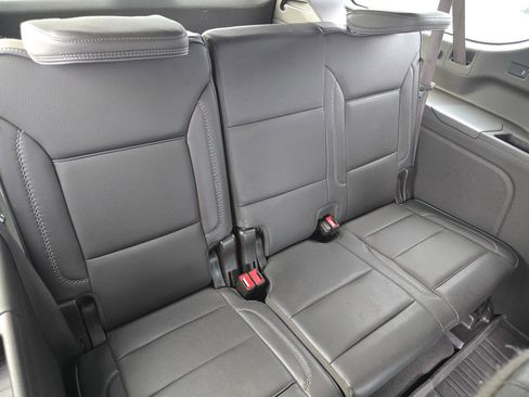 Used 2022 GMC Yukon XL Denali image 13