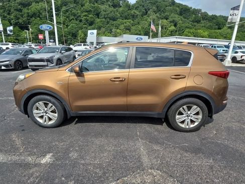 Used 2017 Kia Sportage LX AWD/4WD image 4