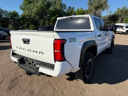 Used 2025 Toyota Tacoma TRD Off-Road AWD/4WD image 5