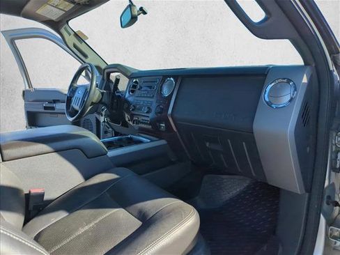 Used 2012 Ford F250 Lariat w/ Lariat Interior Pkg image 25