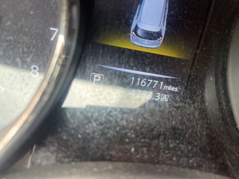Used 2016 Nissan Rogue SV FWD image 46