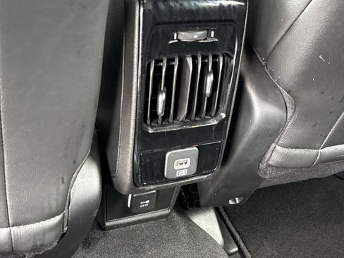 Used 2025 Jeep Compass Latitude AWD/4WD image 11