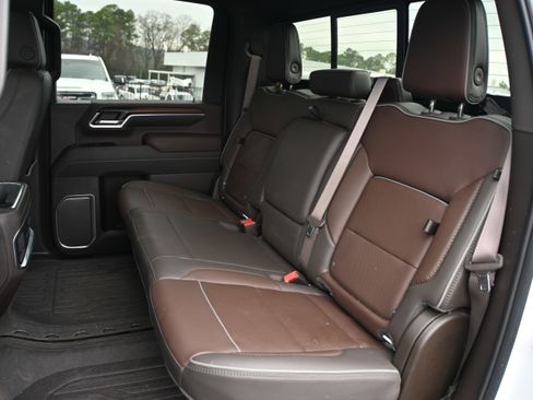 Used 2025 GMC Sierra 2500 Denali w/ Technology Package image 11