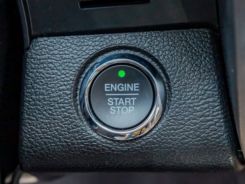 Used 2021 Ford F250 Lariat w/ Lariat Ultimate Package AWD/4WD image 22