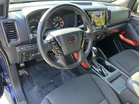 Used 2022 Nissan Frontier Pro-X w/ Technology Package image 2