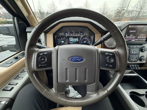 Used 2013 Ford F450 Lariat w/ Lariat Interior Pkg image 28