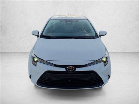 Used 2025 Toyota Corolla LE FWD image 2