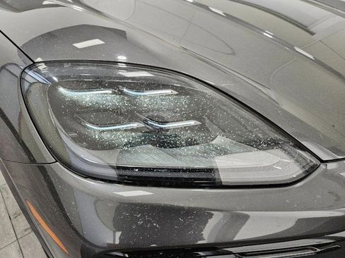 Certified 2025 Porsche Cayenne image 11