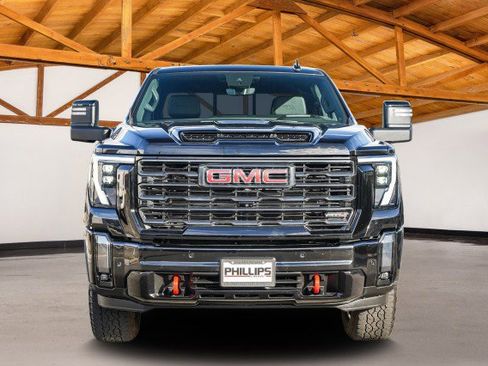 Used 2024 GMC Sierra 2500 AT4 w/ AT4 Premium Plus Package image 2